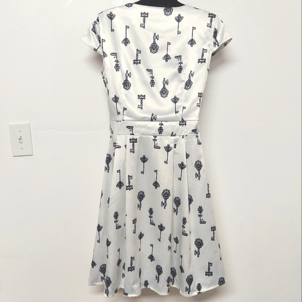 Wujiayouyi 'Keys' Satin Dress, Size Medium - Picture 5 of 13